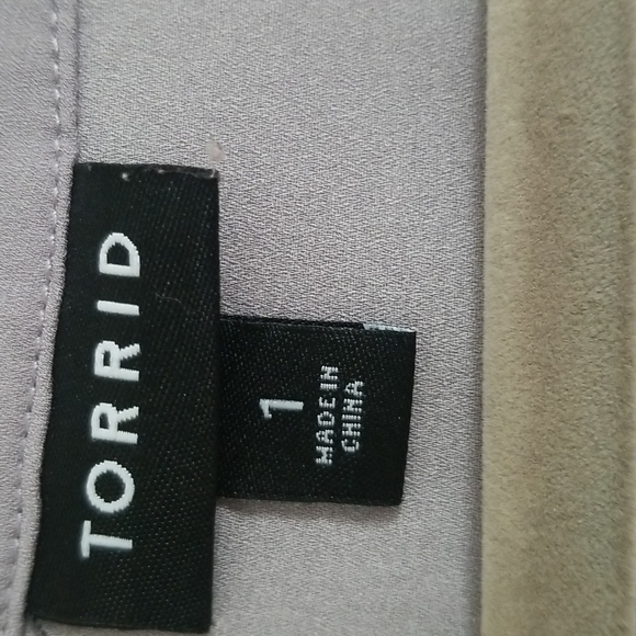 Torrid Floral Tunic - Picture 5 of 11